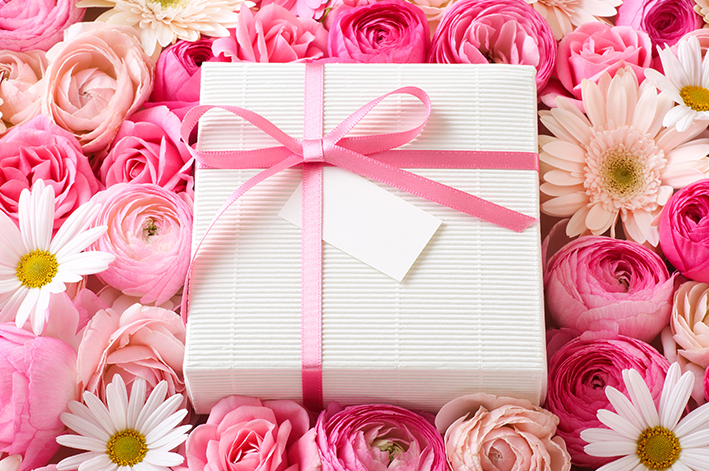 結婚祝いを渡す際のマナーは?おすすめのプレゼントも紹介します!