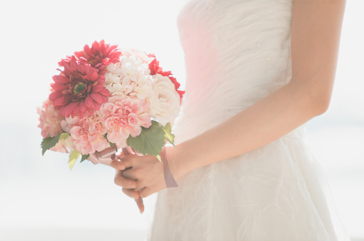 結婚祝いのお返しを贈るタイミングは？マナーを知って失礼のないお返しを。