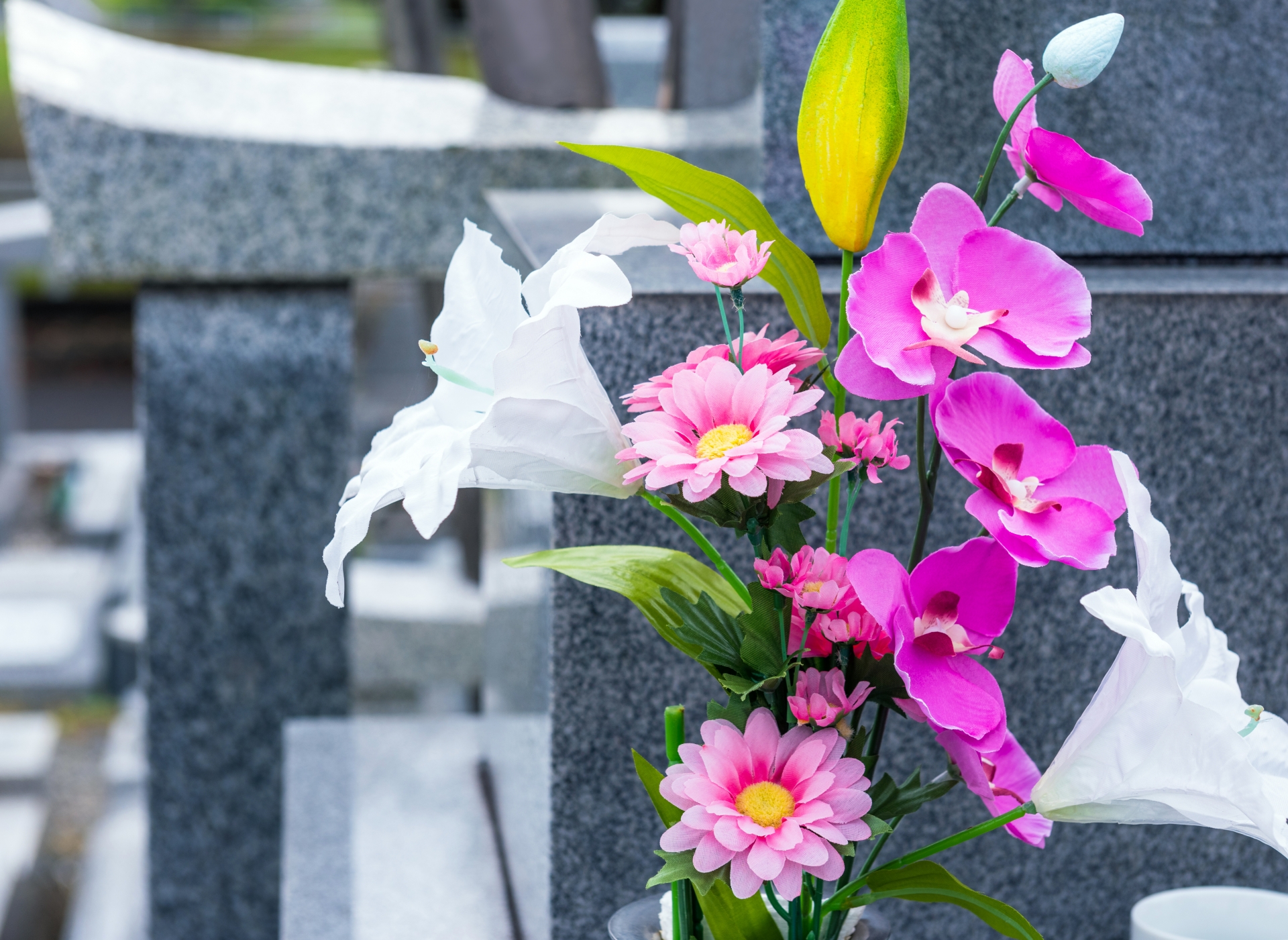 「祥月命日」と「月命日」の違いを詳しく解説|供養の意味と方法とは? | カタログギフトのハーモニック ギフトメディア
