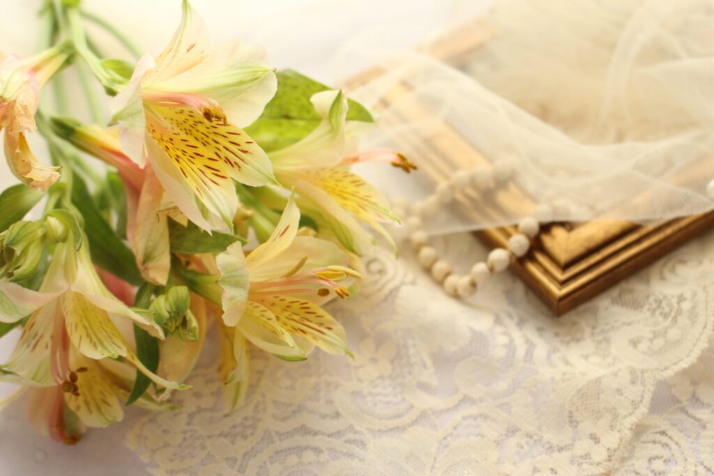 結婚内祝いに「好適な品物」とは？選び方の基本