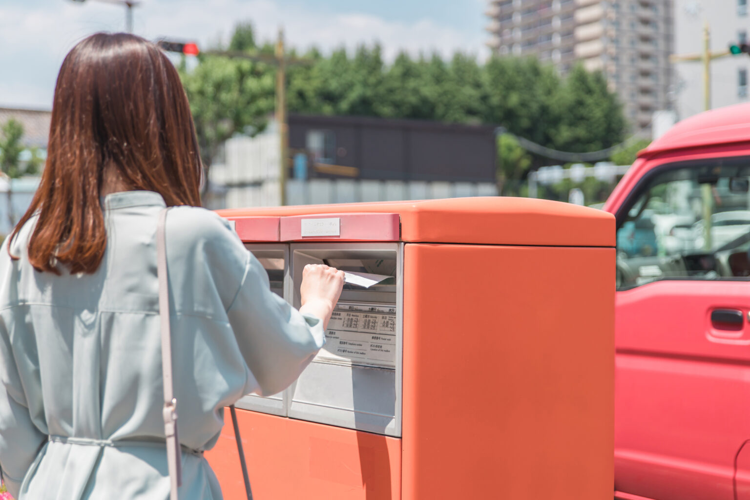 結婚祝いを郵送してもいい？配送の時期や現金を送る際のマナーを徹底解説 | カタログギフトのハーモニック ギフトメディア