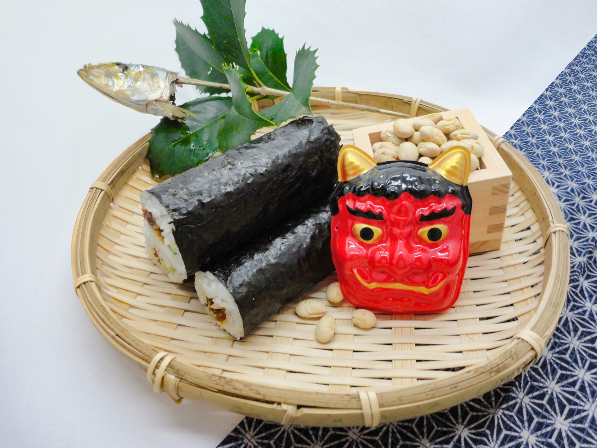 日本の伝統行事「節分」の由来とは?豆まき・恵方巻きの意味や現代の楽しみ方を詳しく解説! | カタログギフトのハーモニック ギフトメディア